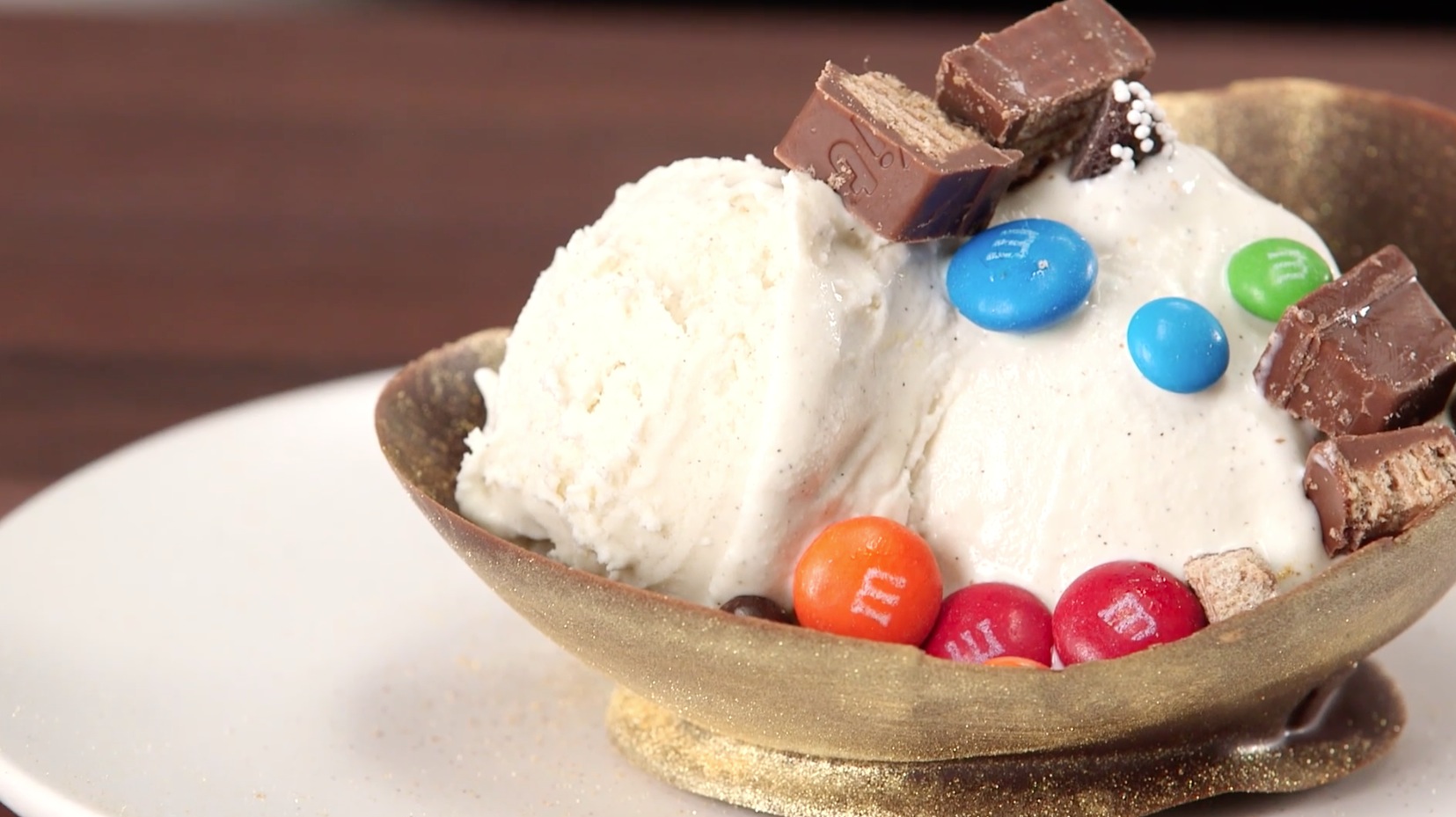 Making Golden Chocolate Ice Cream Bowls is Easy With This Mad Genius Tip Making Golden Chocolate Ice Cream Bowls is Easy With This Mad Genius Tip