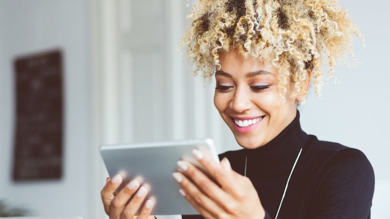 Lady with tablet