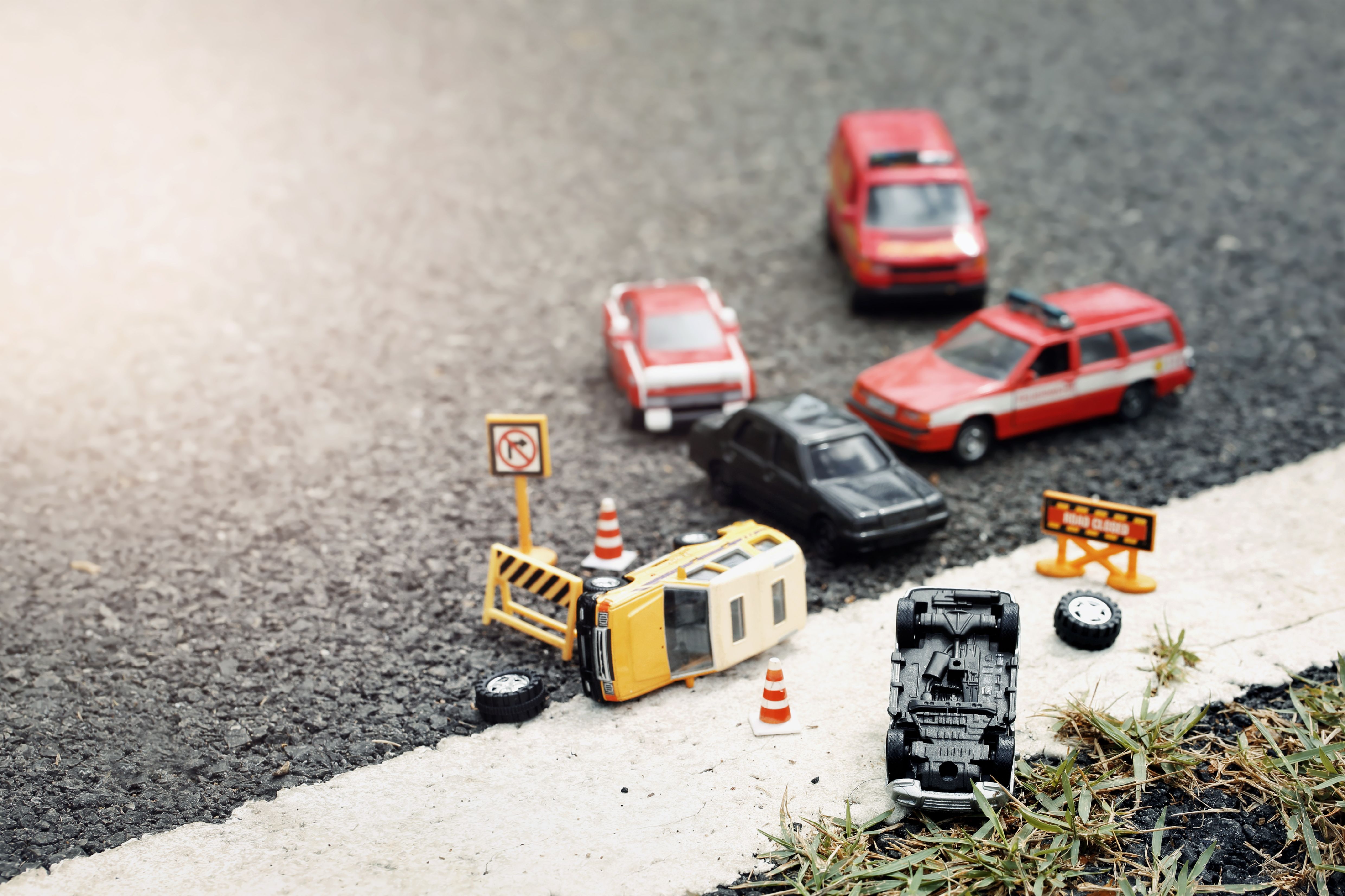 Pilih mobil besar atau mobil kecil?
