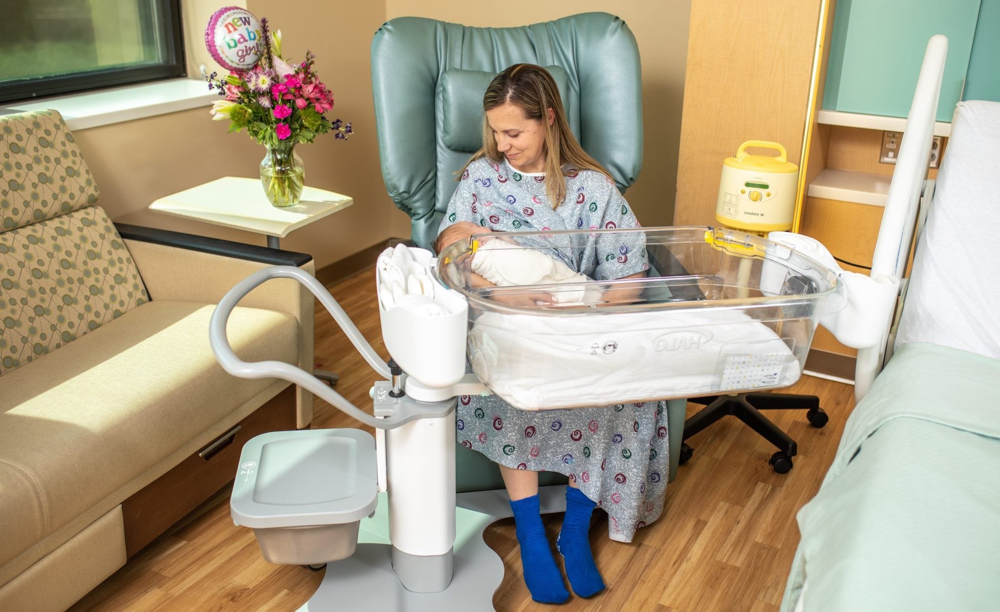 bassinet that goes over bed