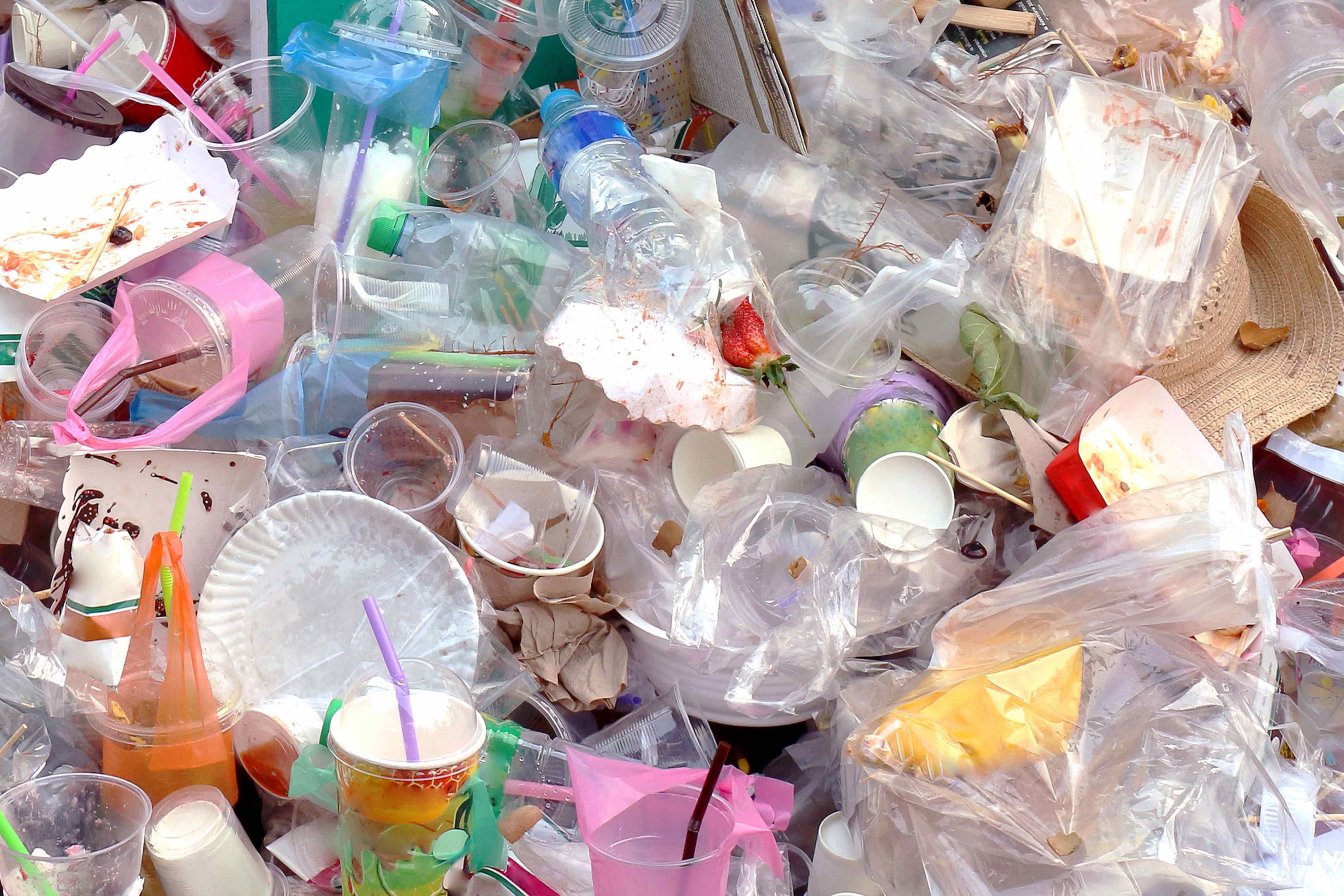 Cintai bumi, kurangi pemakaian plastik!